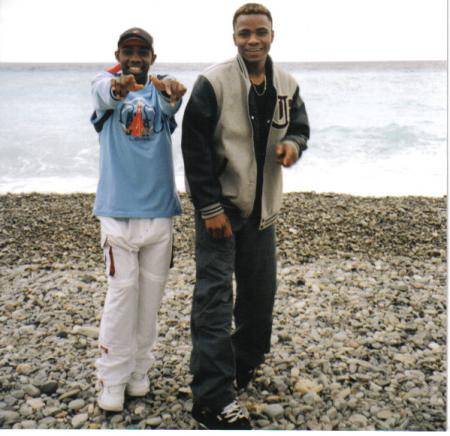 Maou & wami a la plage de nice 